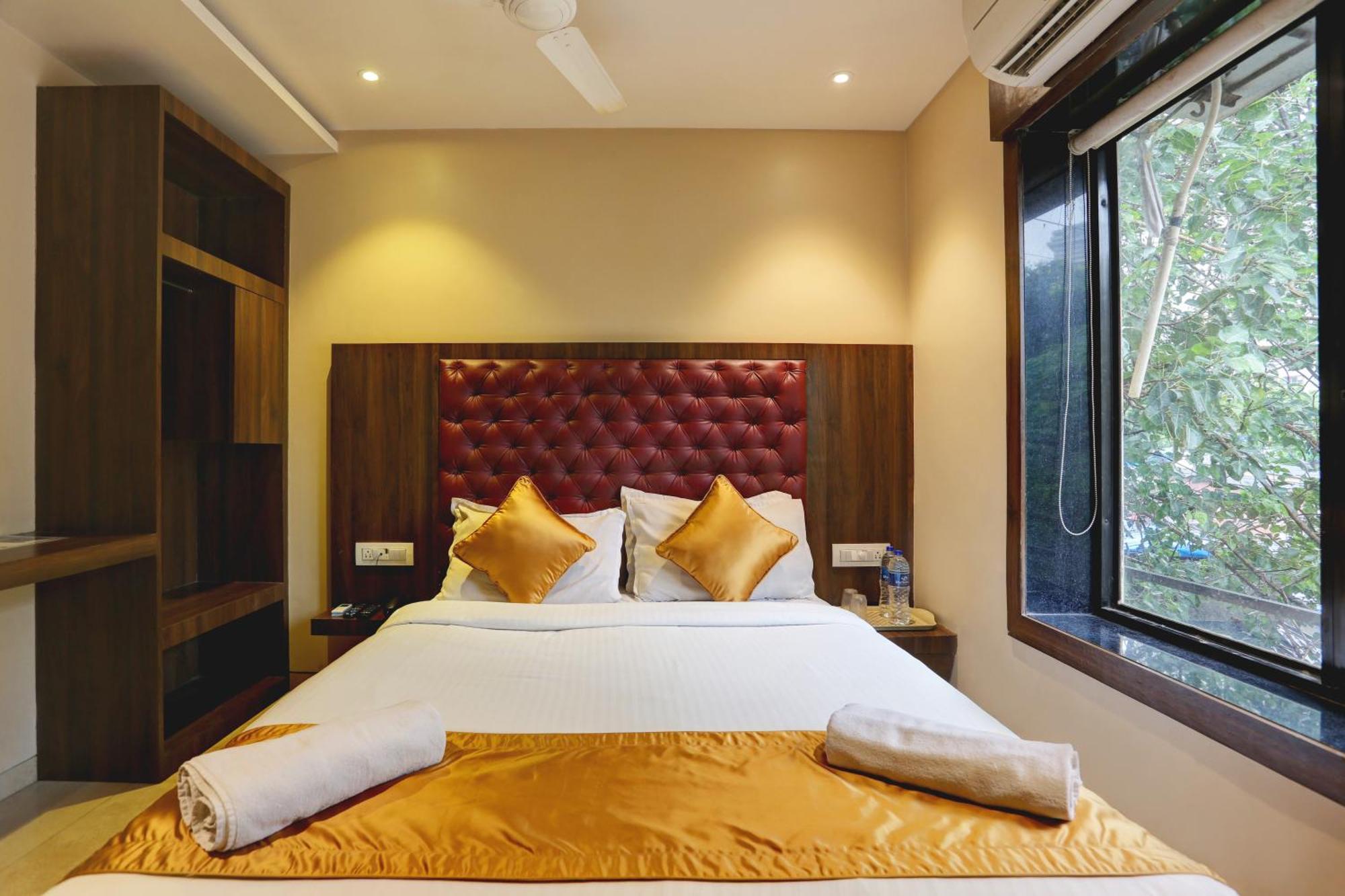 Hotel Sea Breeze Bombaim Exterior foto