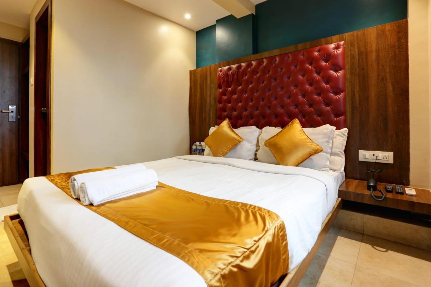 Hotel Sea Breeze Bombaim Exterior foto